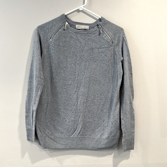 🔥Michael Kors Gray Top with Zipper Accents🔥 - Picture 1 of 6